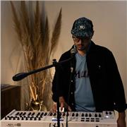 Impara a produrre un brano da zero e a utilizzare strumenti e programmi per produrre musica